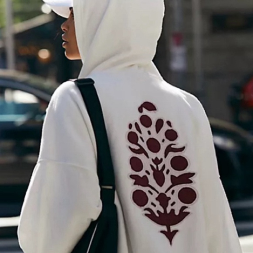 ✨NWT✨FREE PEOPLE MOVEMENT SPRINT TO THE FINISH LOGO HOODIE